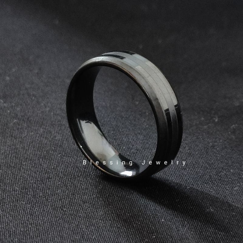 Cincin Titanium Baru Model Simple Cantik Pria dan Wanita