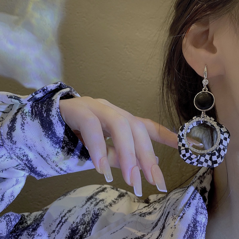 Anting Tusuk Gantung Bahan Sterling silver 925 Desain Geometri Hias Berlian Hitam Putih Untuk Wanita