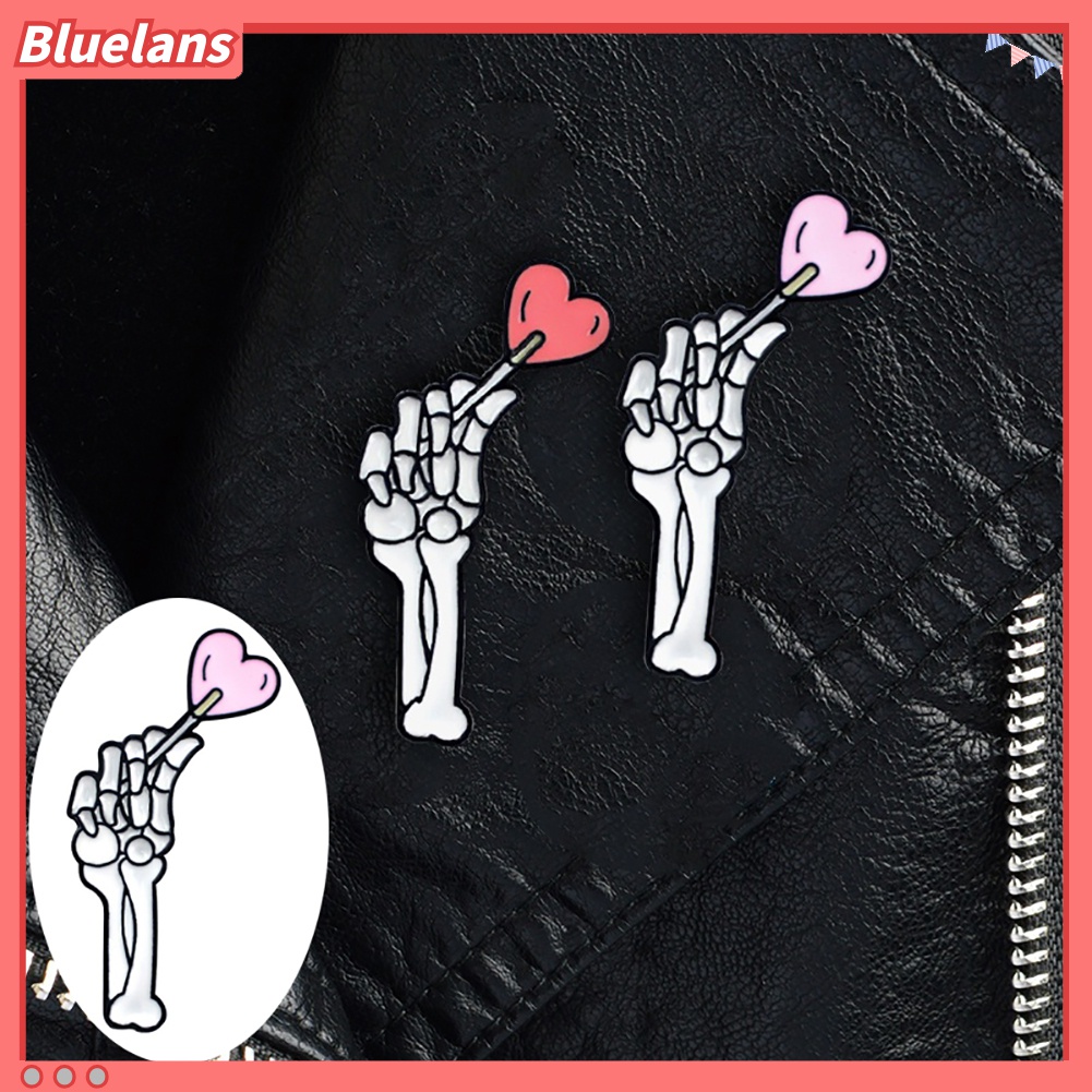 Bros Pin Enamel Bentuk Kerangka Tangan Hati Untuk Dekorasi Halloween