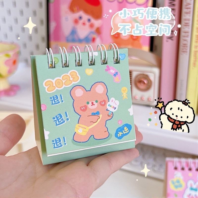 READY STOCK BISA COD - KALENDER MINI 2023 TAHUN BARU CALENDAR STAND DUDUK PORTABEL KECIL UNIK LUCU KARAKTER KARTUN HEWAN IMUT MOTIF KAWAII GAYA REMAJA CEWEK KOREA BELAJAR ANAK PEREMPUAN BERUANG PINK FANCY UNIK MURAH KERTAS LIPAT MEJA KELINCI CEWEK HADIAH
