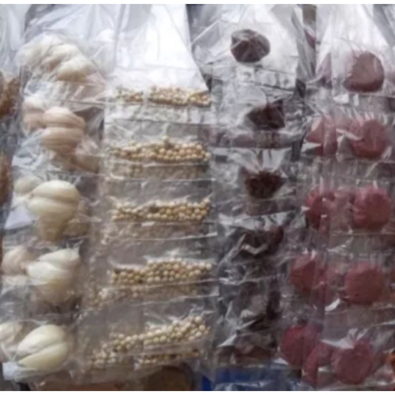 

4 macam bawang putih,lada,asam,terasi.isi16 renceng.masing-masing 4 renceng