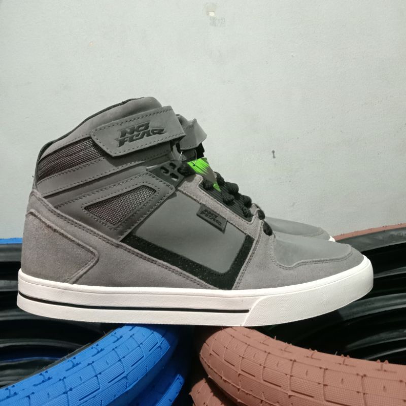 sepatu no fear