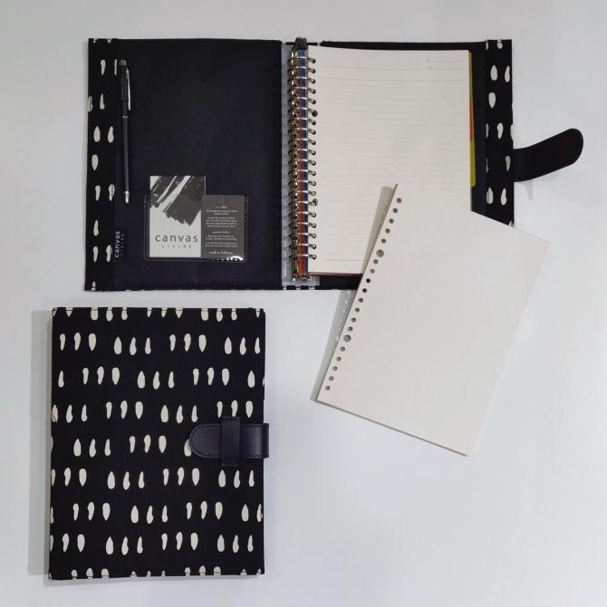 

Binder A5 Coma Black Canvas Living