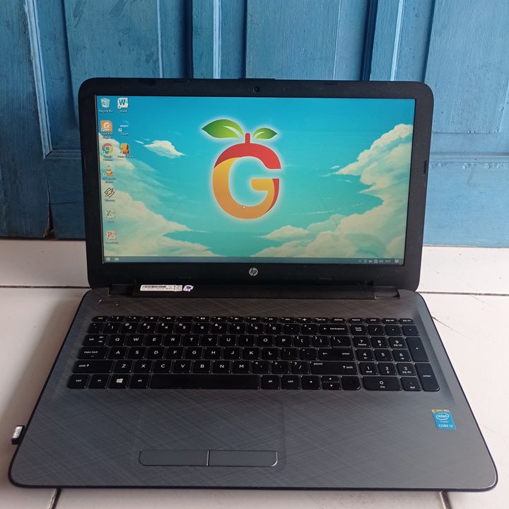 Laptop HP 15-ac042tu Silver 15.6 inch Intel Core i3 SSD RAM 4GB Bekas