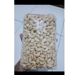 

kacang mente utuh mentah