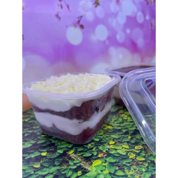 

dessert box red velved