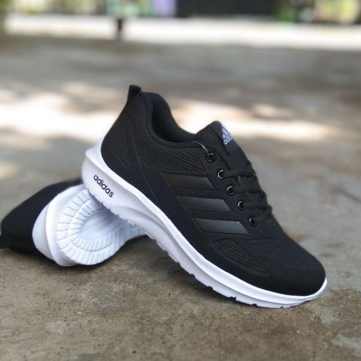 Best Seller Sepatu Sekolah Adidas Hitam Putih - Hitam Polos Pria/Wanita Sepatu Kerja