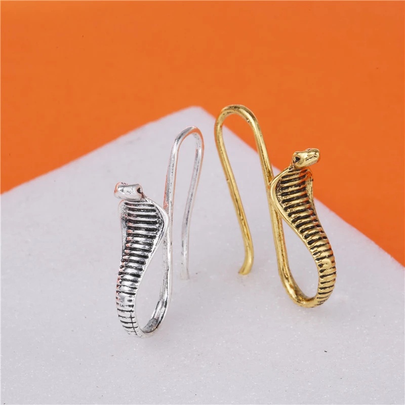 1 Pasang Anting Stud Hias Liontin Ular Kobra Geometris Gaya Vintage Untuk Wanita