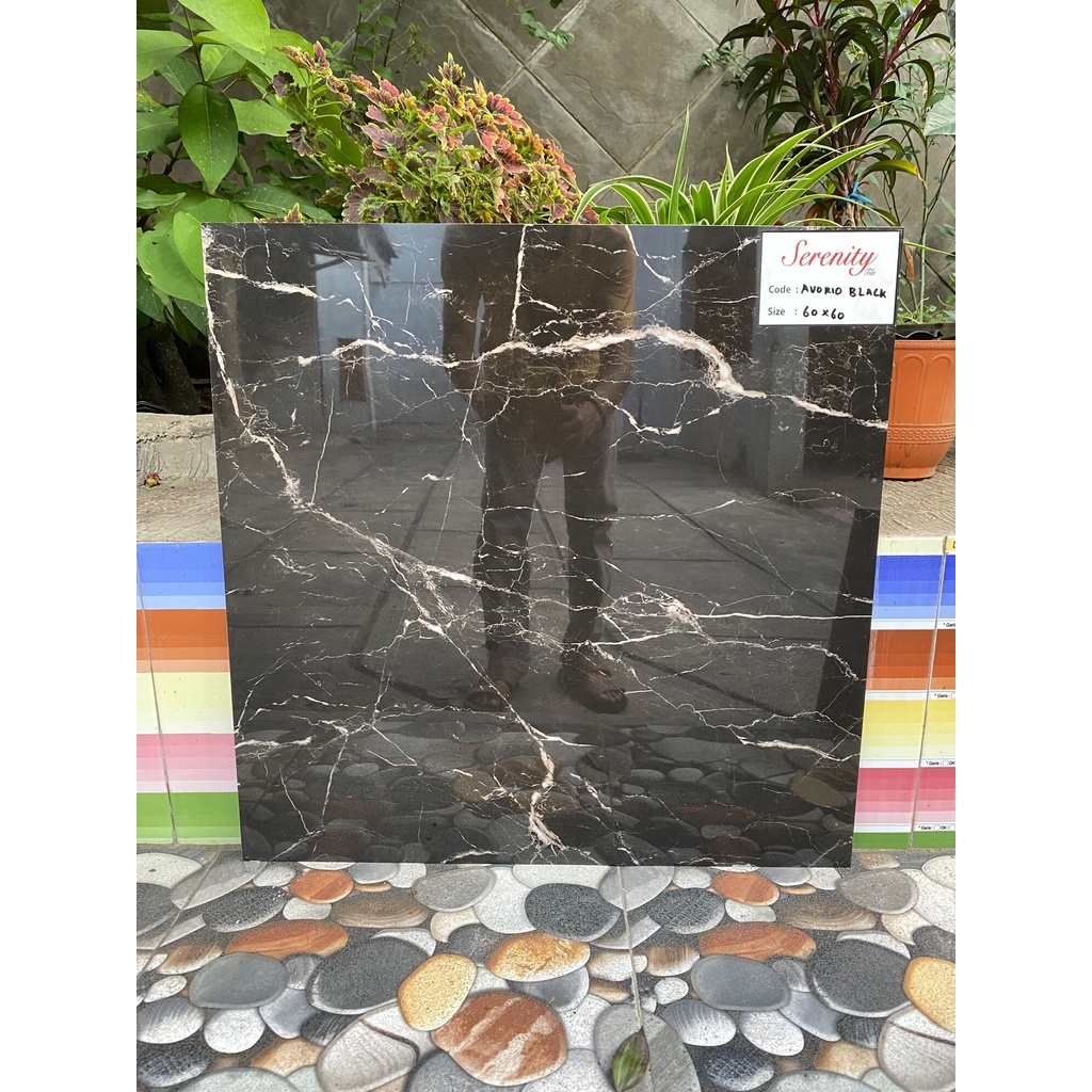 GRANITE LANTAI 60x60 AVORIO BLACK / SERENITY / GLOSSY