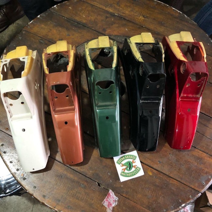 Spakbor belakang honda supercup c700-c800 Original NOS