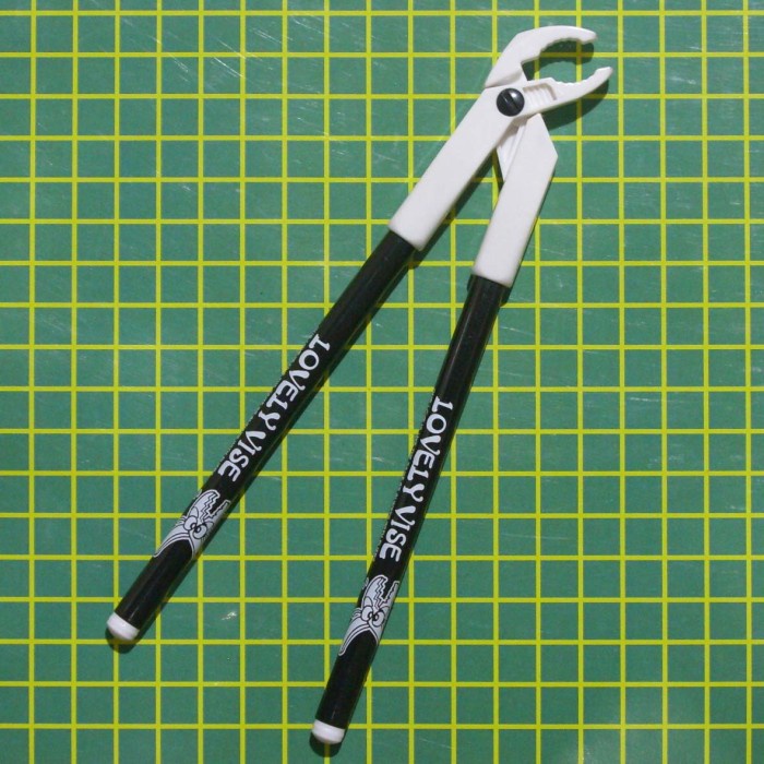 

pulpen catut ballpoint bolpen pen gel pincers pincer tang plier pliers
