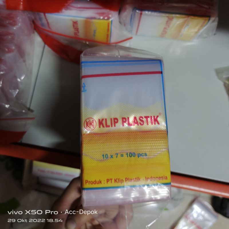 KLIP PLASTIK 10X7 CM / PLASTIK KLIP ZIPLOCK 7X10 CM / KLIP MERAH ISI 100 LEMBAR