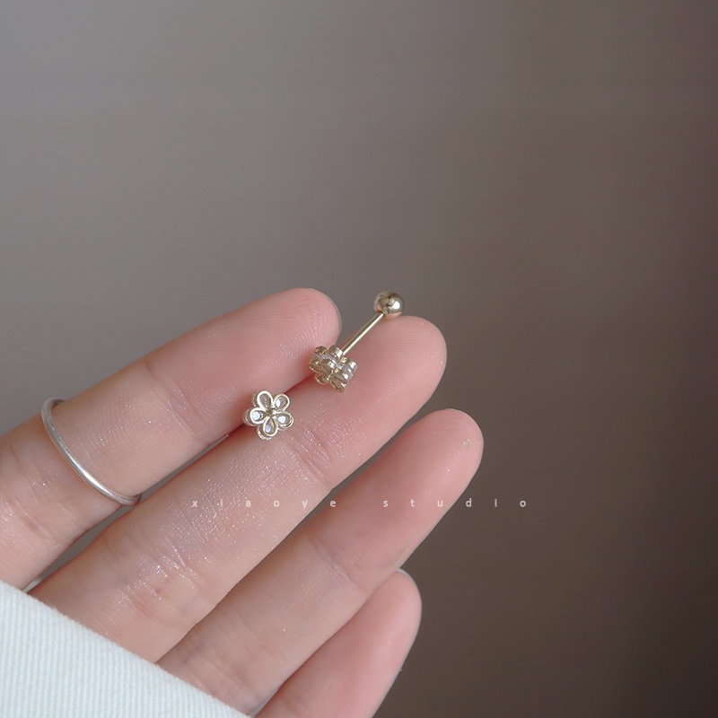 Anting Stud S925 Silver Bentuk Kelopak Bunga Aksen Kristal Untuk Wanita