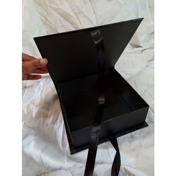 

box hampers box kado hardbox