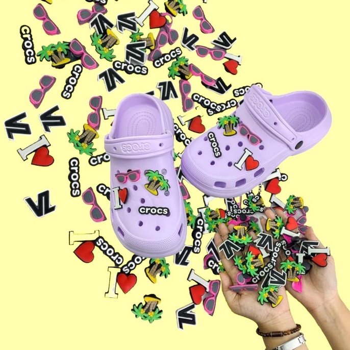 Aksesoris Jibbitz Charm Kartun Gesper Sepatu Sandal Pin Charms Motif Mainan Lucu Baru PVC Lubang Karakter Unik Terbaru Viral
