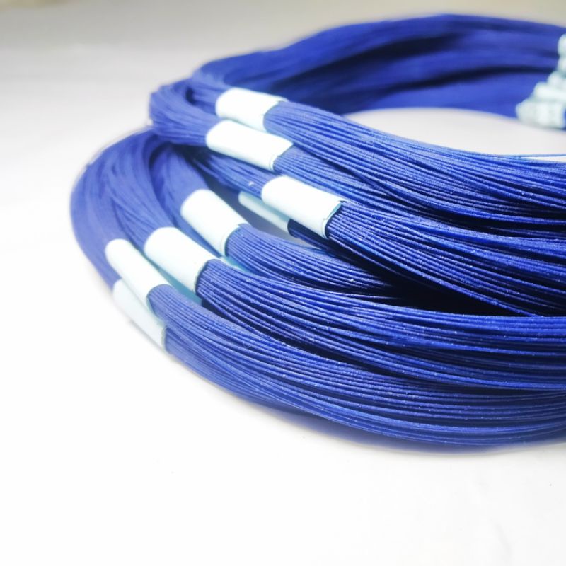 Gelasan Layangan Aduan Tajam Warna Biru