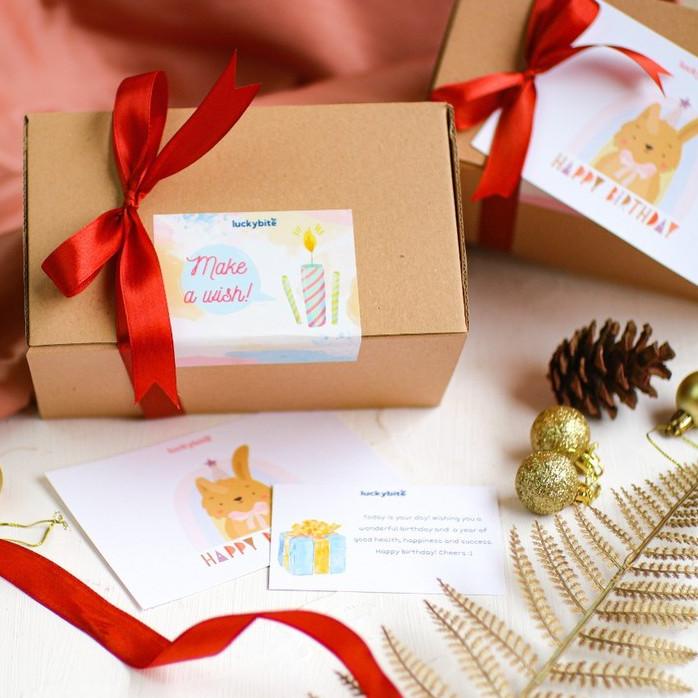 

7.7 STOK READY Birthday Hampers / Hampers Ulang Tahun - Oatmeal Cookies 2 Jar + FREE Greeting Card + Pita