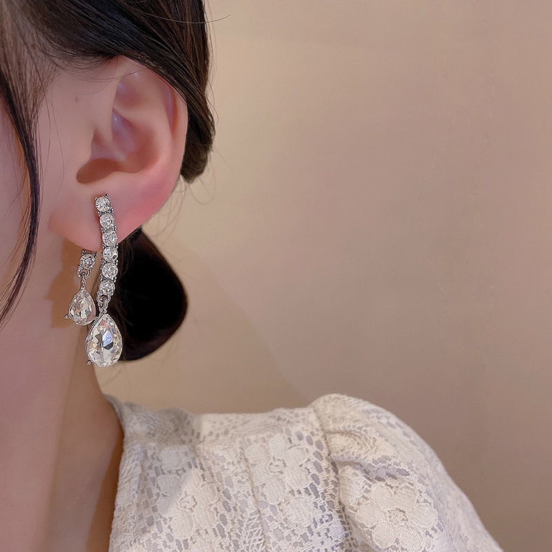 Anting Tusuk Gantung Bahan Sterling silver 925 Hias Berlian Imitasi Gaya Mewah Untuk Wanita