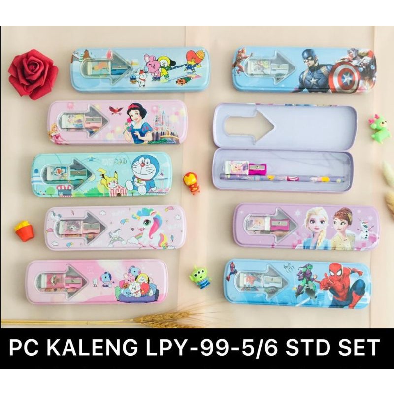 

KOTAK/TEMPAT/TEPAK PENSIL KALENG + isi study set/stationay set. jendela panah /PENCIL CASE LPY 995/6