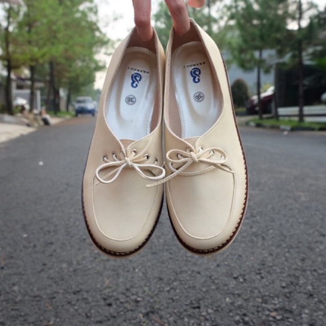 [SIAP KIRIM] BRShoes30 Krem Sepatu Kerja Casual Flat Wanita