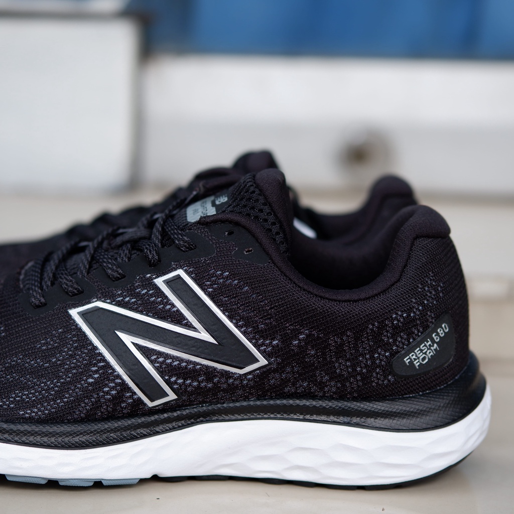 New Balance M 680 LB7