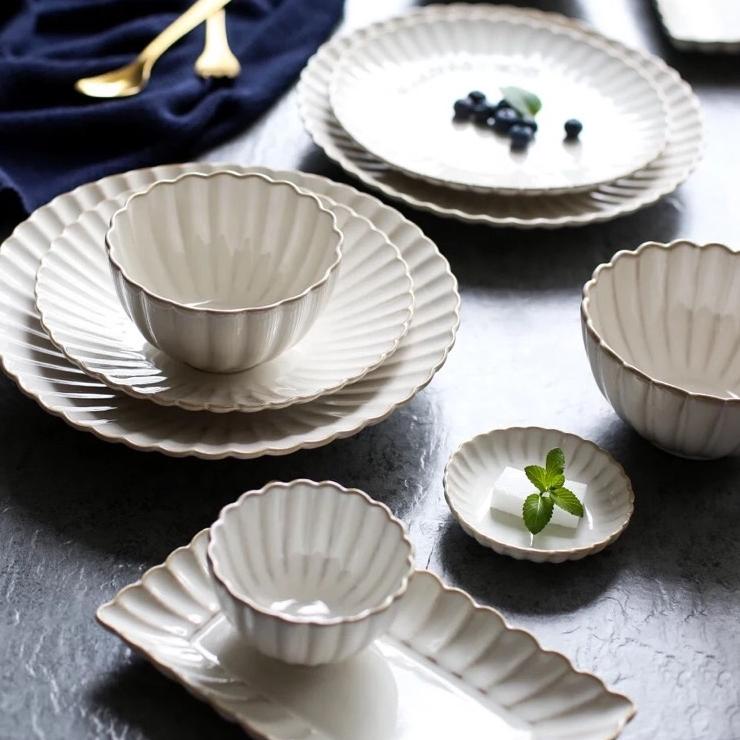 Barang baru--PIRING MAKAN KERAMIK PUTIH MILANO CORAL