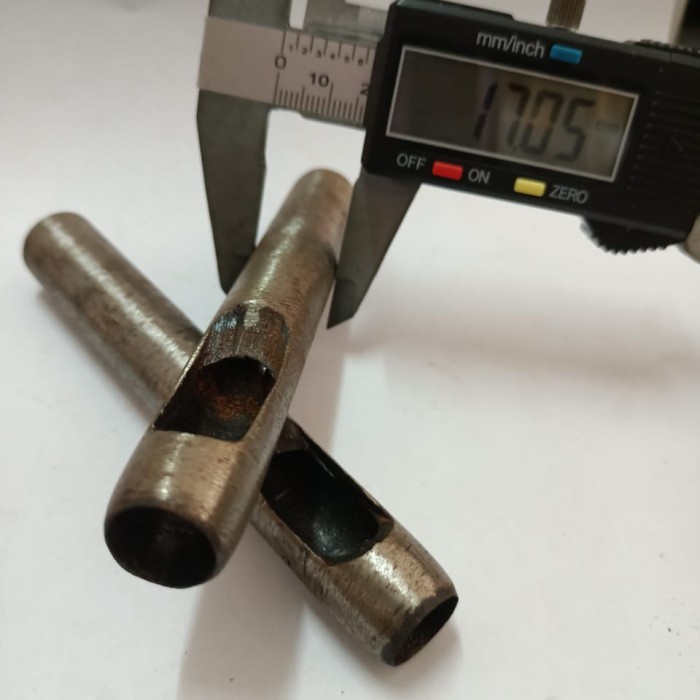 

Aman Alat Plong Mata Ayam 26 / Pembolong Mata Ayam 12Mm / Plong 1,2Cm / Pcs Limited