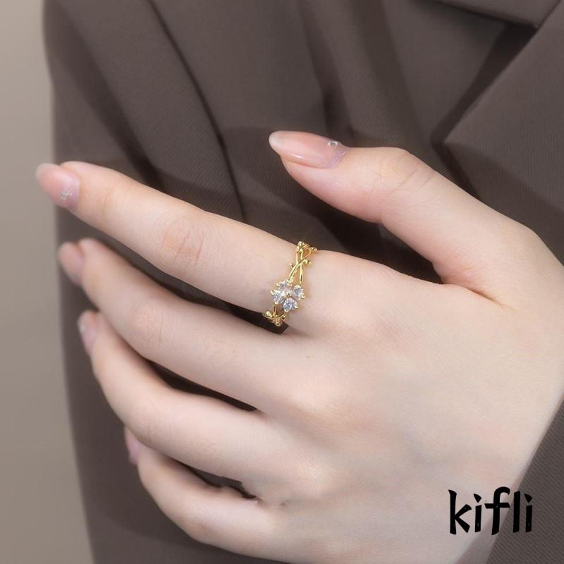 Cincin Desain Bunga Kecil Untuk Wanita