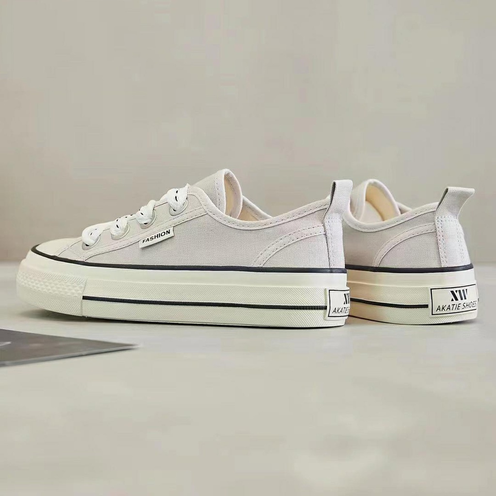 Sepatu Sneakers Wanita Import Klasik Sepatu Canvas Cewe Kekinian Model Terbaru Design Simple