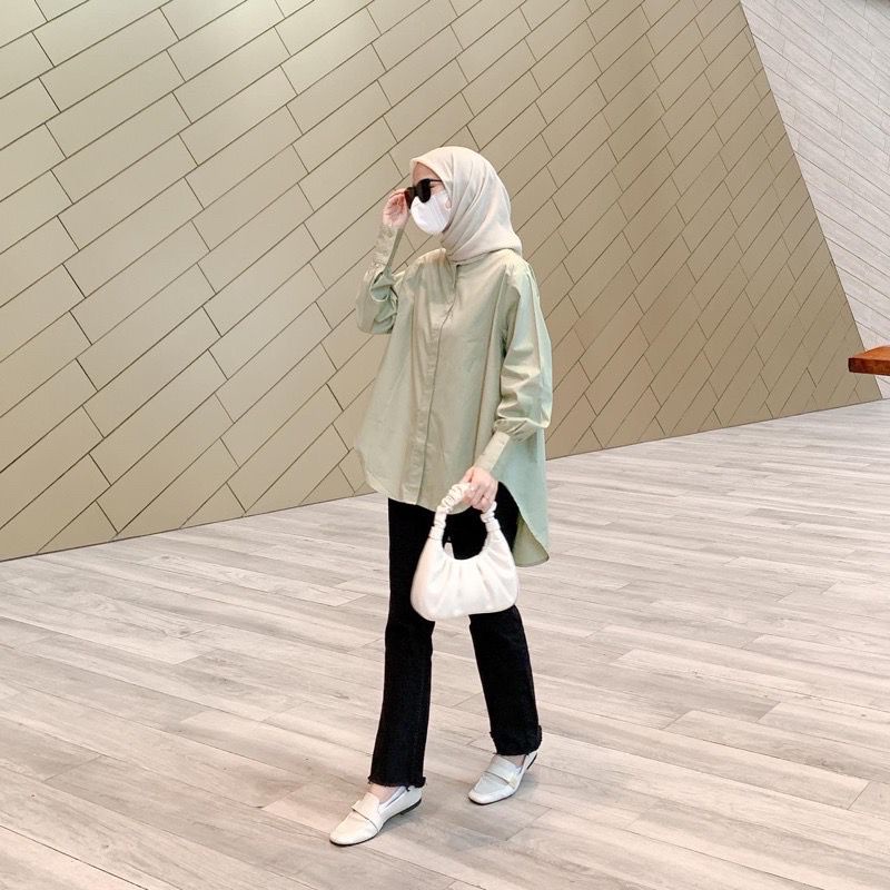 BEFAST - ZEC OOTD Blouse Oversize RINCA / New Arrival Hyo CRINCLE Oversize Shirt / Fashion Casual Wanita / Blouse Lengan Panjang / Blouse Keluaran Terbaru / Oversize Blouse Kekinian Remaja Wanita / Outfit Wanita Hijab Trendy /  Pakaian Wanita Kerja