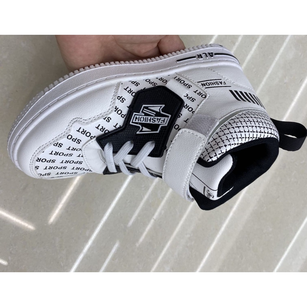 Sepatu import Snaeker Anak model jass TERBARU masa kini FASHION NEBLE  100% IMPORT