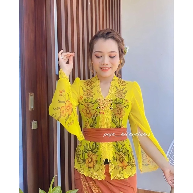 kain kebaya lukis motif bunga terompet