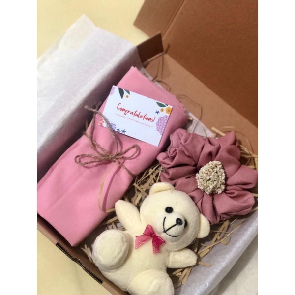 

Hampers Kado pink