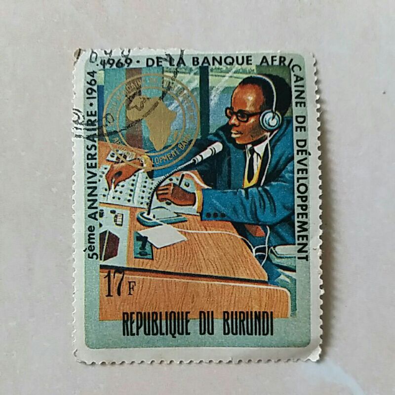 

(AD) Perangko Burundi 1969 5th anniv of African Development Bank - Communications 17F Used