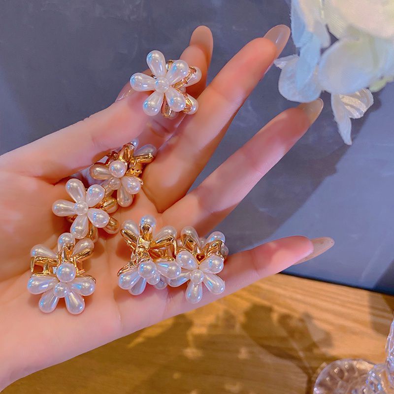 Jepit Rambut Mini Elegan Motif Bunga Daisy Jepit Poni Ornamen Aksesoris Rambut Jedai Mini Hair Claw Clips