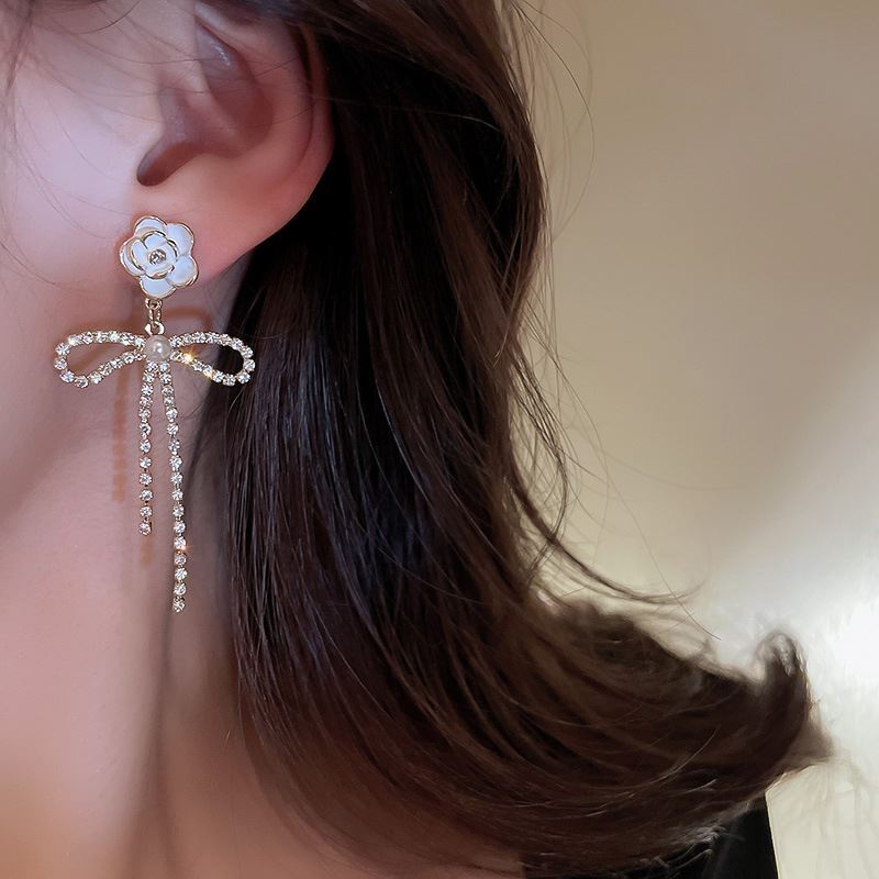Anting Tusuk Sterling Silver Desain Bunga Camellia Hias Berlian Mewah Untuk Wanita