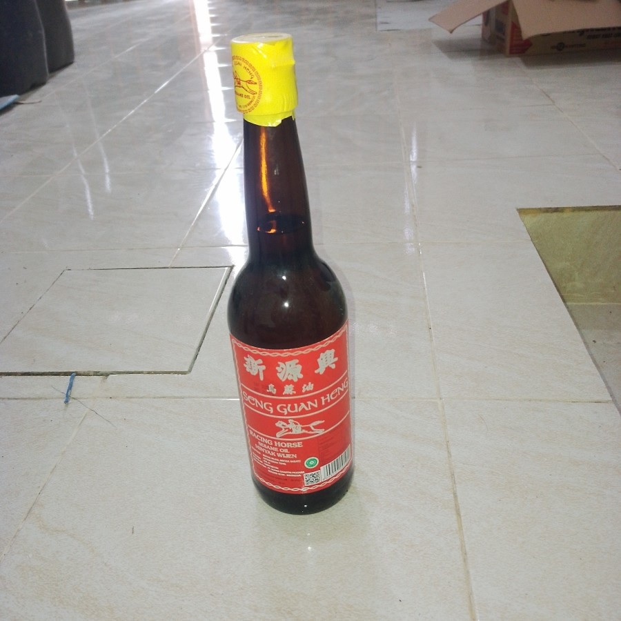 

Minyak Wijen SENG GUAN HENG / RACING HORSE KW 2 botol kaca - 620 ml