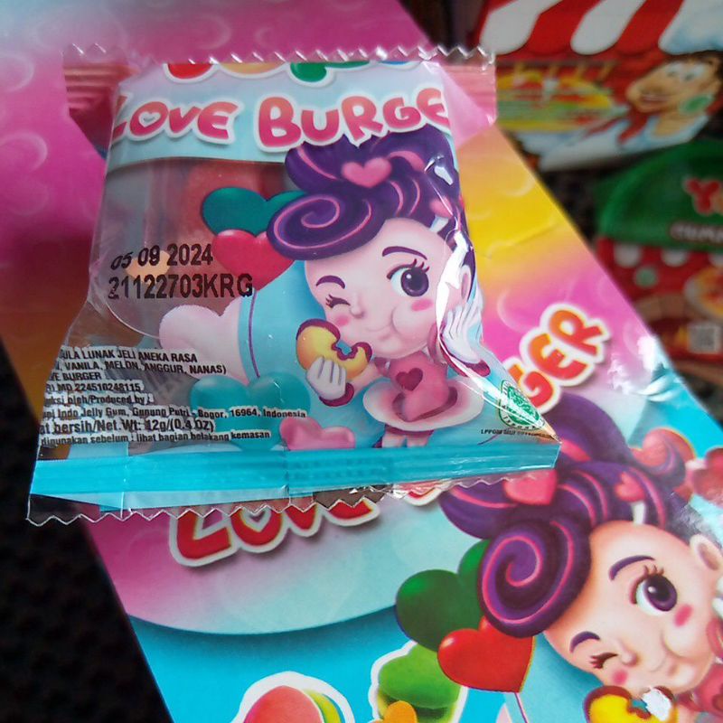 Yupi Pizza / Aquarium / Love Burger / Krunchy Choco Pie / Sweet Heart / Fruit Cocktail 15gr / CDZ / Puzzle Medal / Zugi Zagi Zug / School Of Fish / Waffle Sandwich / Yupi Gummi Gummy Gumi Piza Permen Jelly