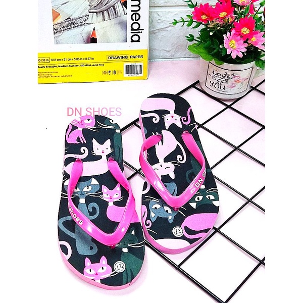 Sandal Anak Perempuan motif Kucing hitam