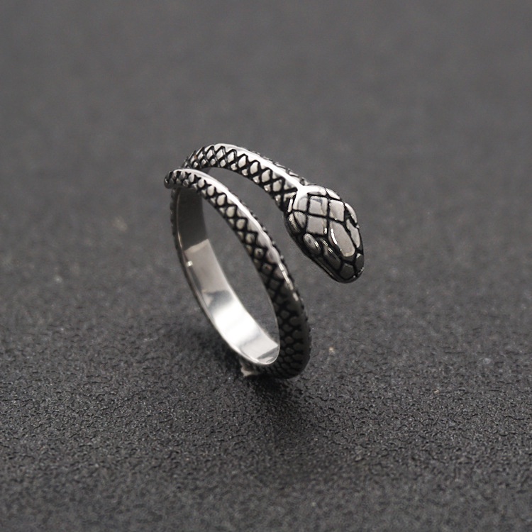 Cincin Model Terbuka Bentuk Ular Warna Hitam Silver Gaya Retro Unik Untuk Pasangan