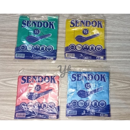 Kantong plastik kresek warna kecil uk 15 merah biru hijau kuning / kantong kresek warna warni uk 15