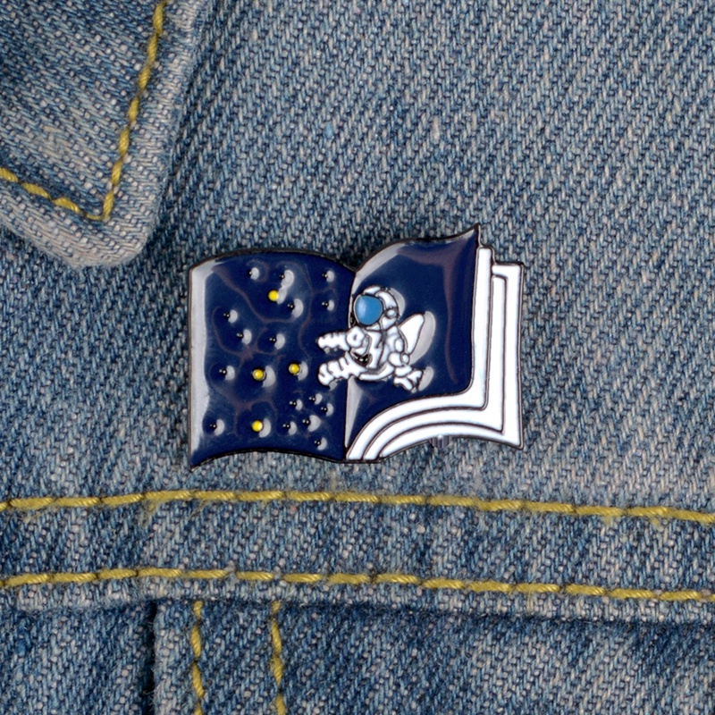 Bros Pin Enamel Desain Kartun Astronot Luar Angkasa Untuk Anak