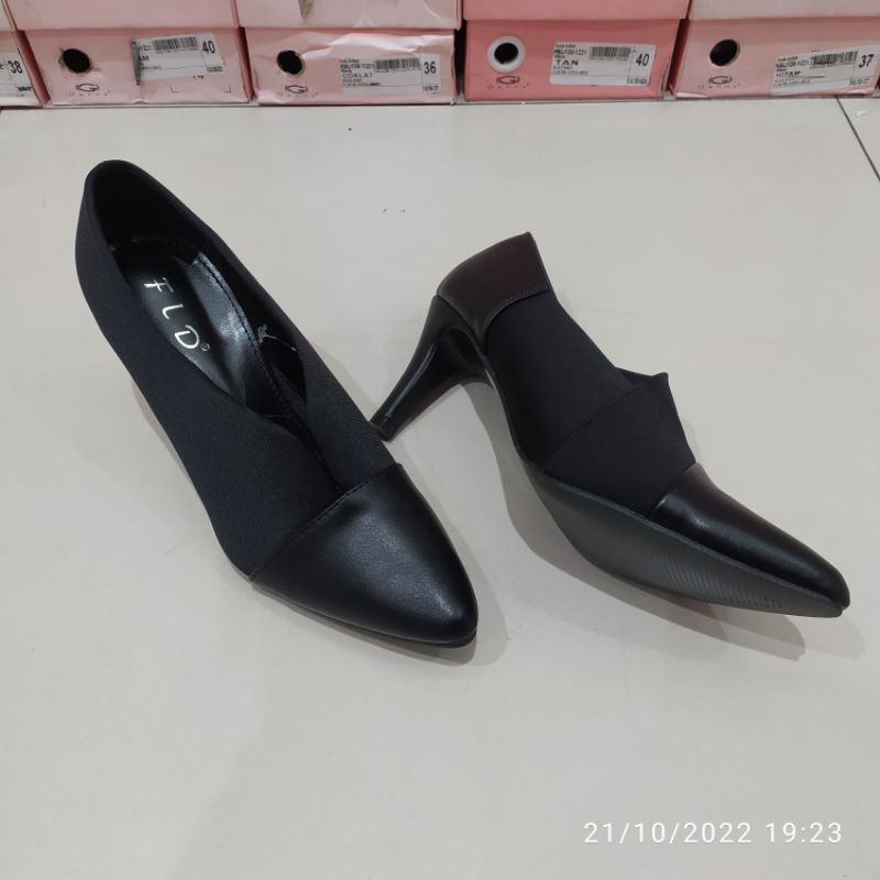 sepatu kerja Fld model terbaru semi booth