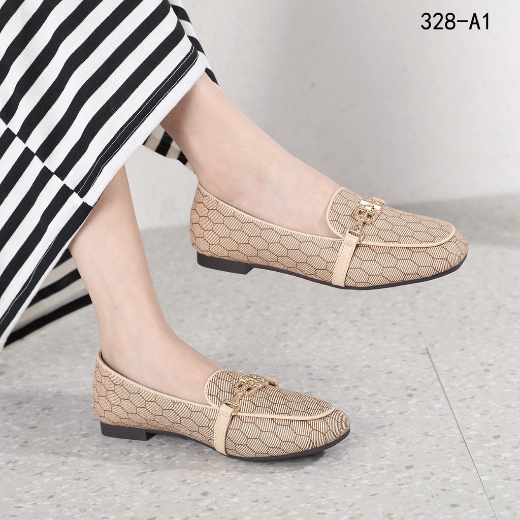 Bo Logo-B Loafer Shoes 328-A1