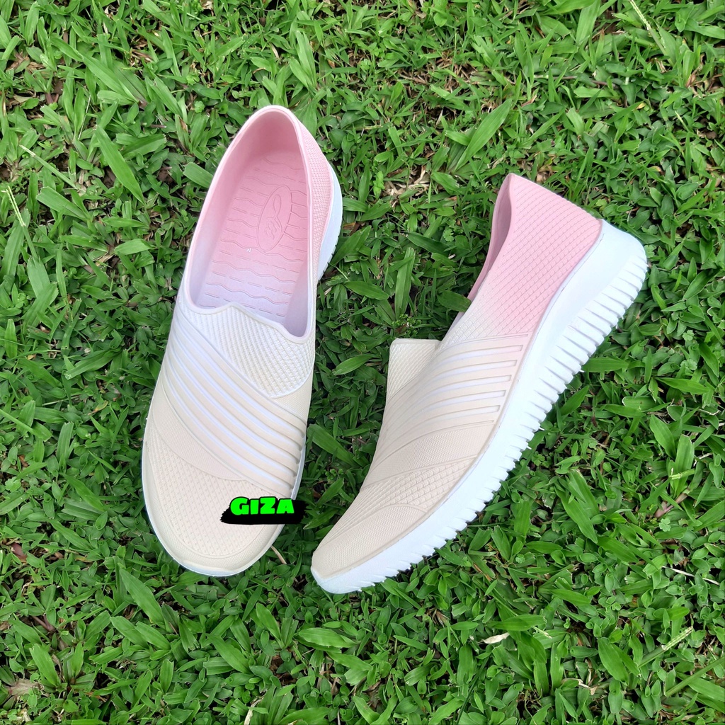 Slip On Wanita Sepatu Flat Berbahan Karet Tanpa Sambungan Anti Air Ringan Elegan