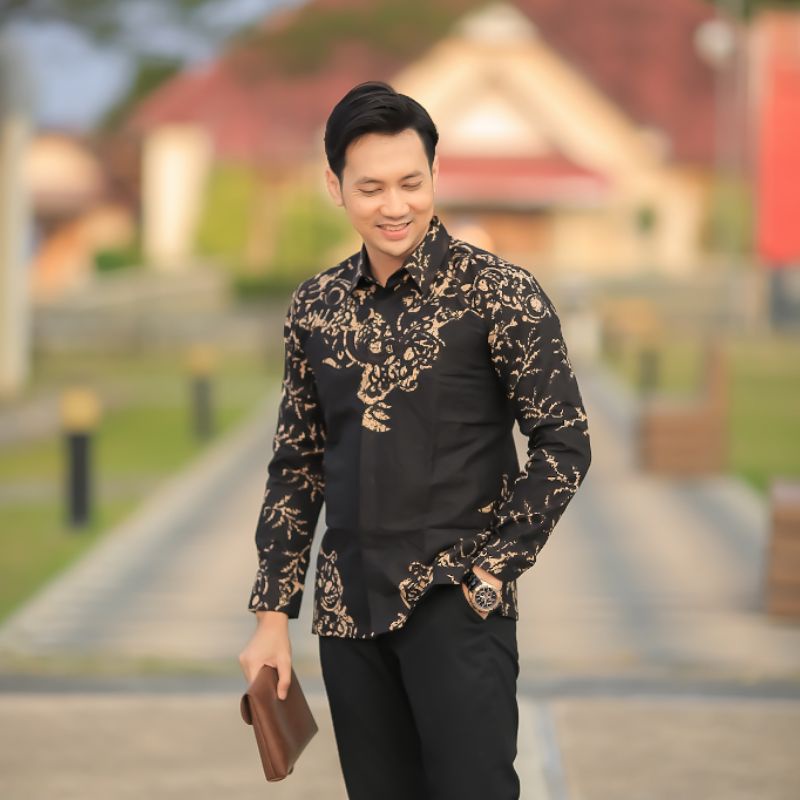 BATIK BOLO DEWO Motif Akar Hitam Hem Atasan Kemeja Baju Batik Pria lengan Panjang