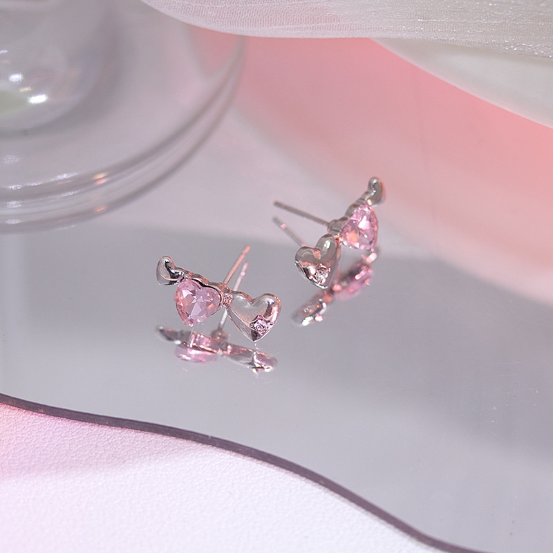 Anting Tusuk Bentuk Hati Aksen Berlian Warna Pink Untuk Wanita