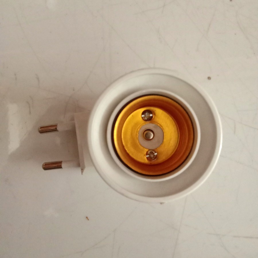 Itami fiting lampu saklar+colokan (IT-428)