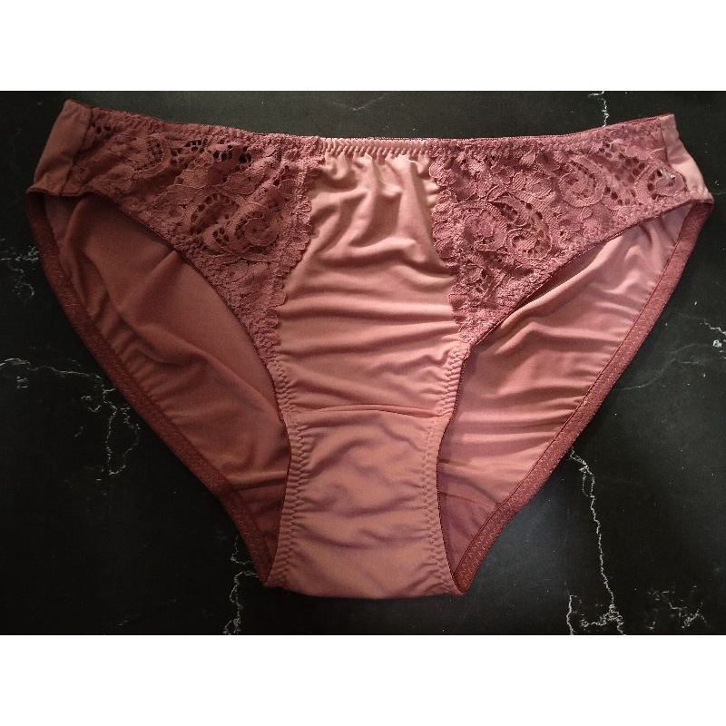 Panty XXL  / CD Wanita / Panty Merk ST. Yves