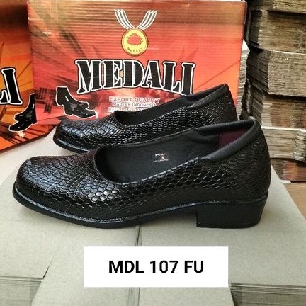 Sepatu kulit wanita kantor pantofel tampil lebih kEcE
